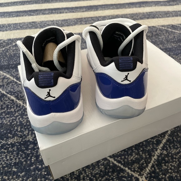 women’s air jordan 11 retro low ‘concord sketch’